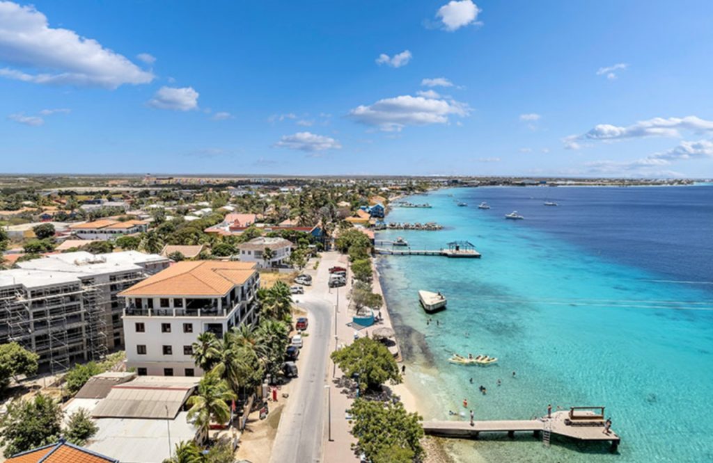 Bonaire Oceanfront Apartments Chachacha Beach